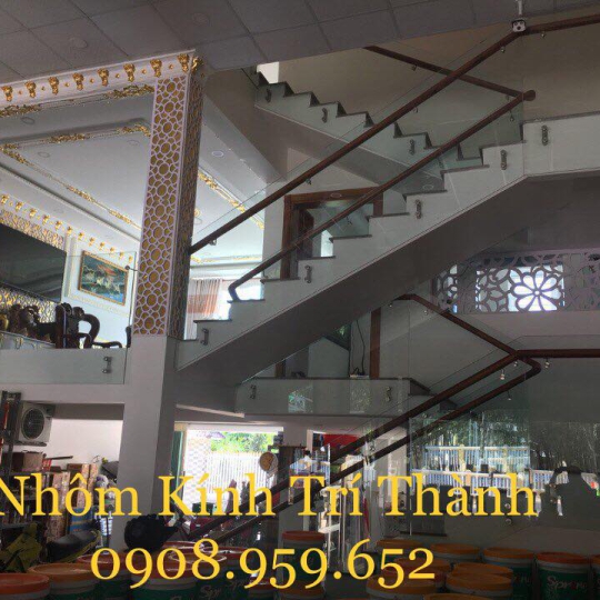 LAN CAN, CẦU THANG KÍNH CƯỜNG LỰC