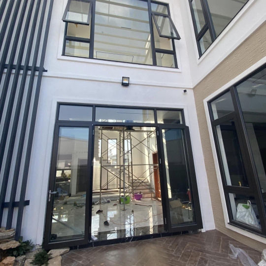 CỬA NHÔM NHẬT