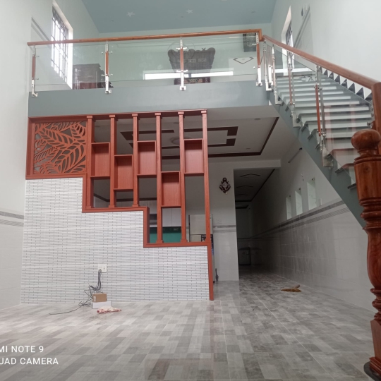 LAN CAN, CẦU THANG KÍNH CƯỜNG LỰC