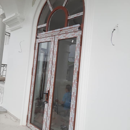 GIA CÔNG SẢN XUẤT CỬA NHÔM UỐN VÒM